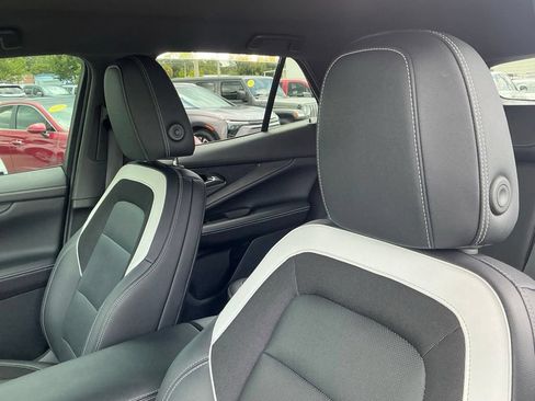 Used 2024 Chevrolet Blazer EV LT AWD/4WD image 35