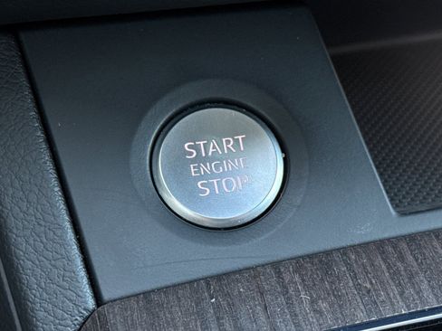 Used 2025 Audi Q5 2.0T Premium image 18