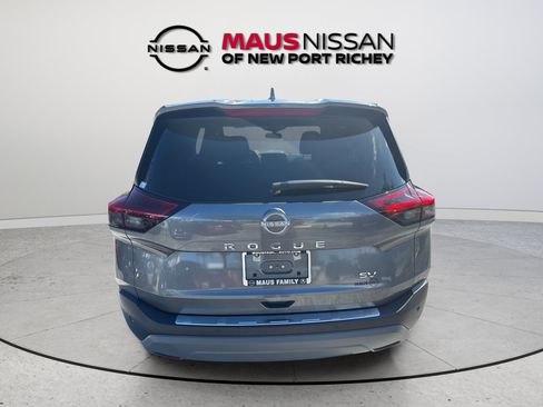 Certified 2022 Nissan Rogue SV FWD image 10