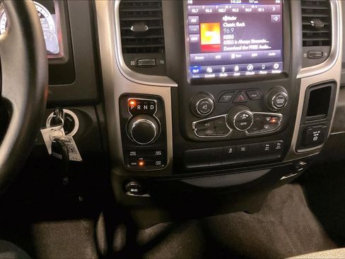 Used 2019 RAM 1500 Big Horn image 33