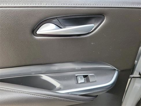 Used 2025 Cadillac XT4 Premium Luxury image 37