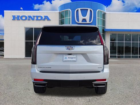 Used 2023 Cadillac Escalade Premium Luxury w/ Performance Package AWD/4WD image 4