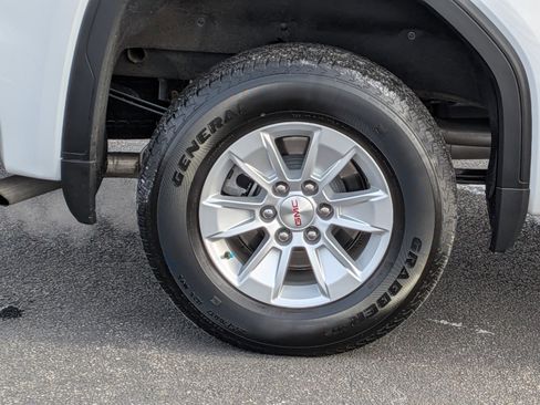 Used 2025 GMC Sierra 1500 SLE image 13