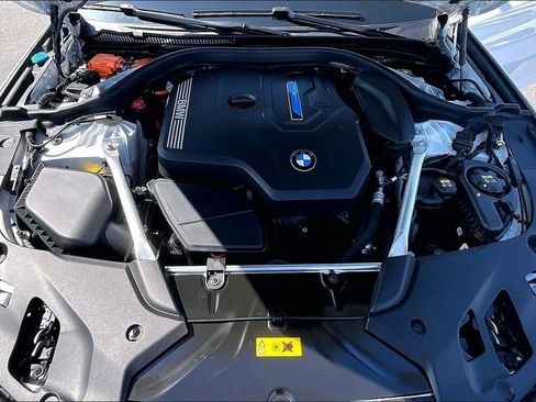 Used 2021 BMW 530e w/ Convenience Package image 30