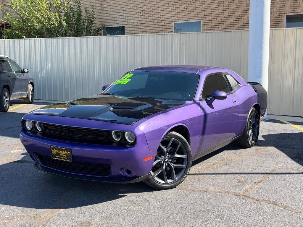 Used 2019 Dodge Challenger SXT w/ Blacktop Package RWD image 43