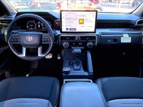 Used 2025 Toyota Tacoma TRD Sport image 16