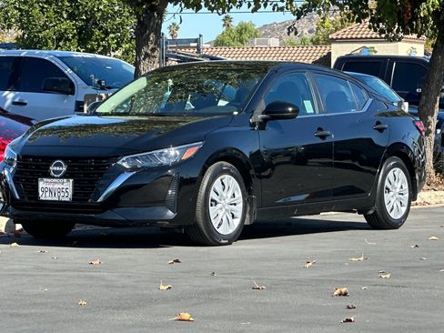 Used 2025 Nissan Sentra S image 8