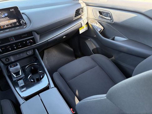 New 2026 Nissan Rogue S image 17
