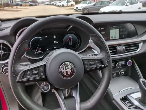 Used 2024 Alfa Romeo Stelvio Veloce AWD/4WD image 32