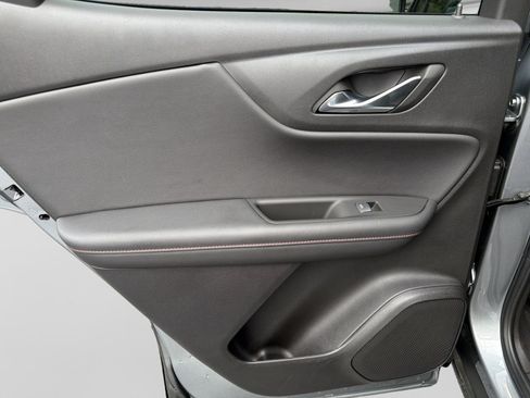 Used 2025 Chevrolet Blazer RS FWD image 3