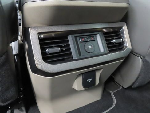 Used 2025 Ford F350 Platinum w/ Platinum Plus Package image 11