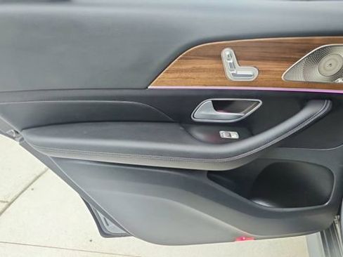 Used 2025 Mercedes-Benz GLS 450 4MATIC image 39