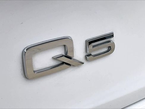 Used 2023 Audi Q5 2.0T Premium Plus w/ Premium Plus Package AWD/4WD image 30