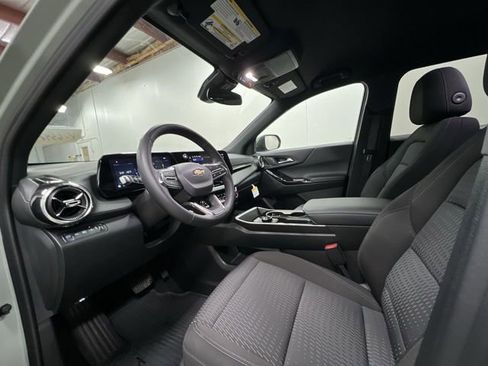 Used 2026 Chevrolet Equinox LT image 10