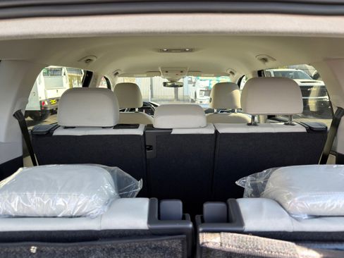 Used 2024 Volkswagen Tiguan S image 17