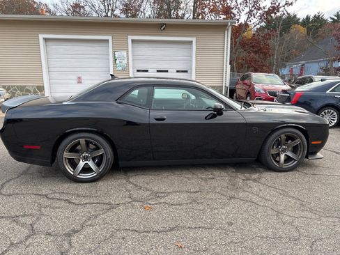 Used 2022 Dodge Challenger SRT Hellcat w/ SRT Black Package image 6