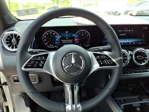 New 2026 Mercedes-Benz GLB 250 4MATIC image 14