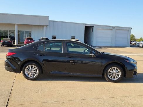 Used 2025 Toyota Camry LE FWD image 6