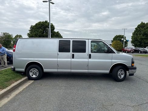 Used 2019 GMC Savana 2500 Extended w/ Enhanced Convenience Package RWD image 6