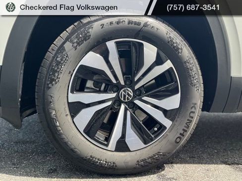 New 2026 Volkswagen Atlas SE image 13