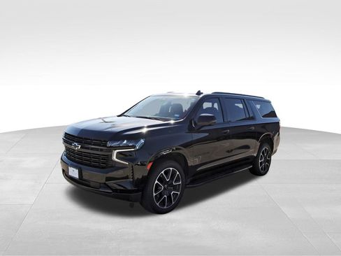 Used 2024 Chevrolet Suburban RST w/ Luxury Package image 2