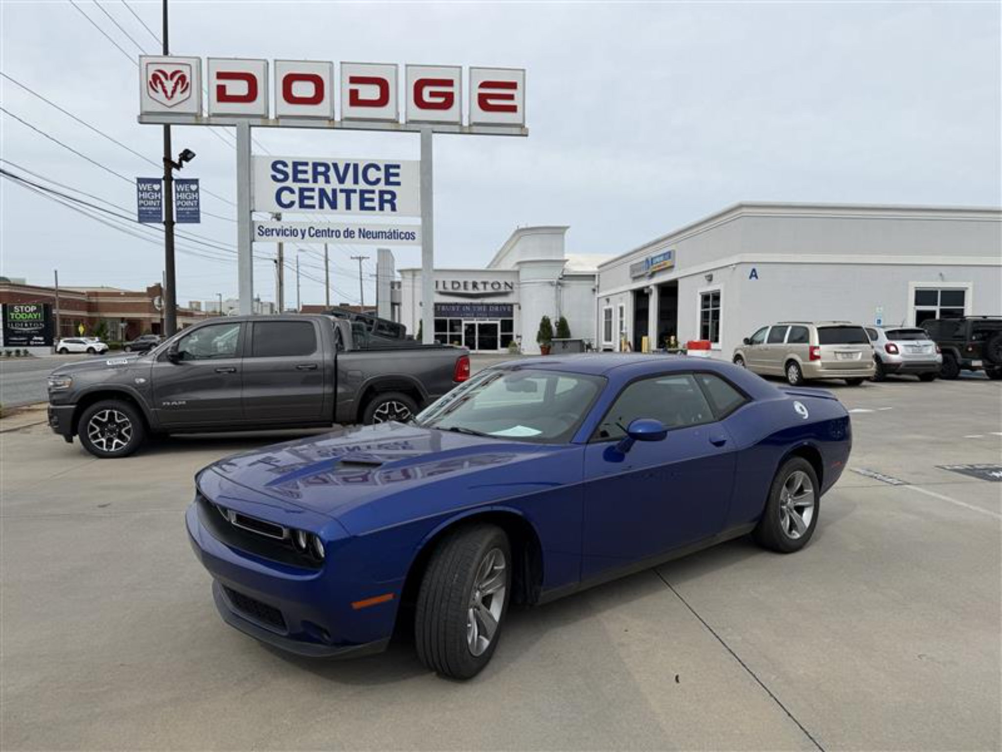 Used 2020 Dodge Challenger SXT RWD image 1