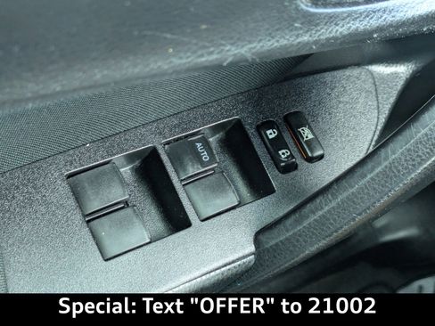 Used 2018 Toyota Corolla LE FWD image 22