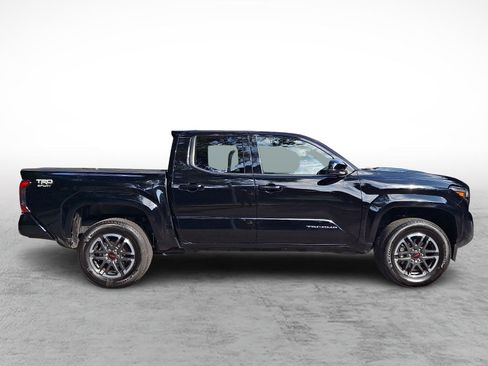 Used 2025 Toyota Tacoma TRD Sport AWD/4WD image 7