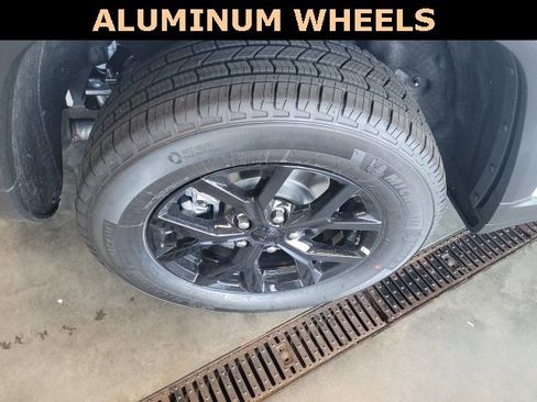 New 2025 Jeep Grand Cherokee L Altitude image 12