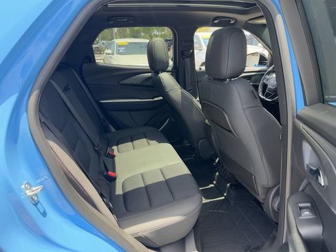 Used 2023 Chevrolet TrailBlazer RS w/ Sun and Liftgate Package FWD image 16