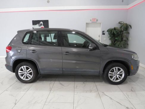 Used 2013 Volkswagen Tiguan S FWD image 2