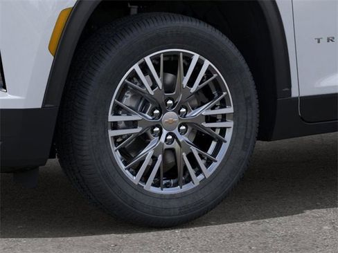 New 2026 Chevrolet Traverse LT w/ Driver Confidence Package image 9