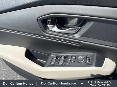 Certified 2025 Honda Accord SE image 9