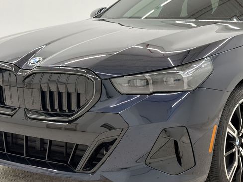 Used 2026 BMW 530i xDrive AWD/4WD image 12