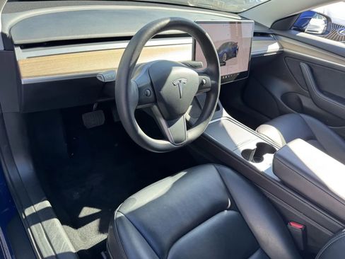 Used 2023 Tesla Model 3 Standard Range image 9