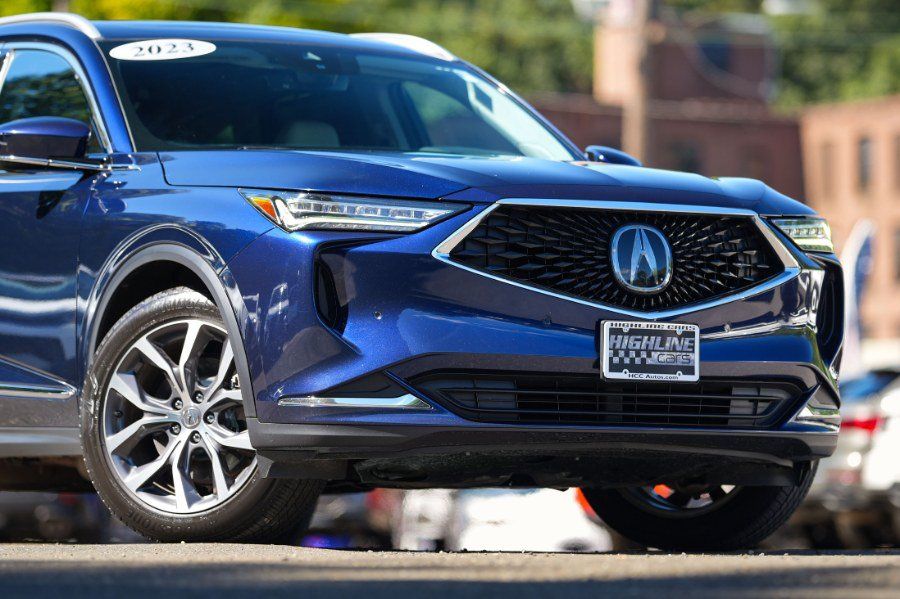 Used 2023 Acura MDX w/ Technology Package AWD/4WD image 4