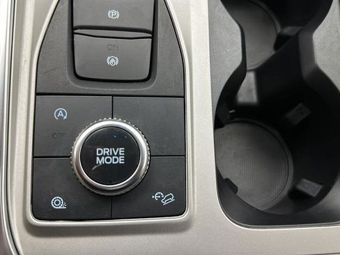 Used 2023 Ford Explorer Platinum w/ Technology Package AWD/4WD image 25