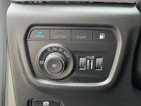Used 2022 Jeep Grand Cherokee Limited 4xe w/ MOPAR Finishing Package AWD/4WD image 32