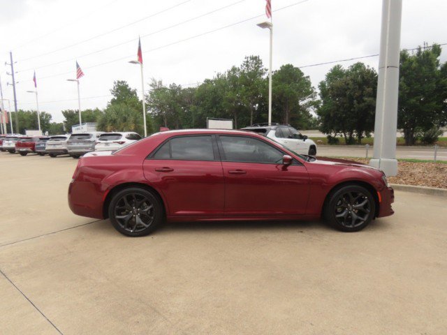 Used 2022 Chrysler 300 Touring L RWD image 8