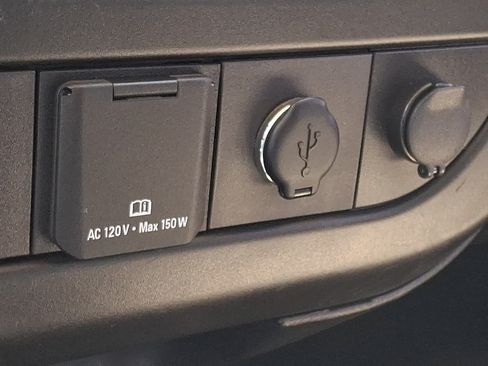 Used 2022 Chevrolet Express 2500 w/ Communications Package RWD image 24