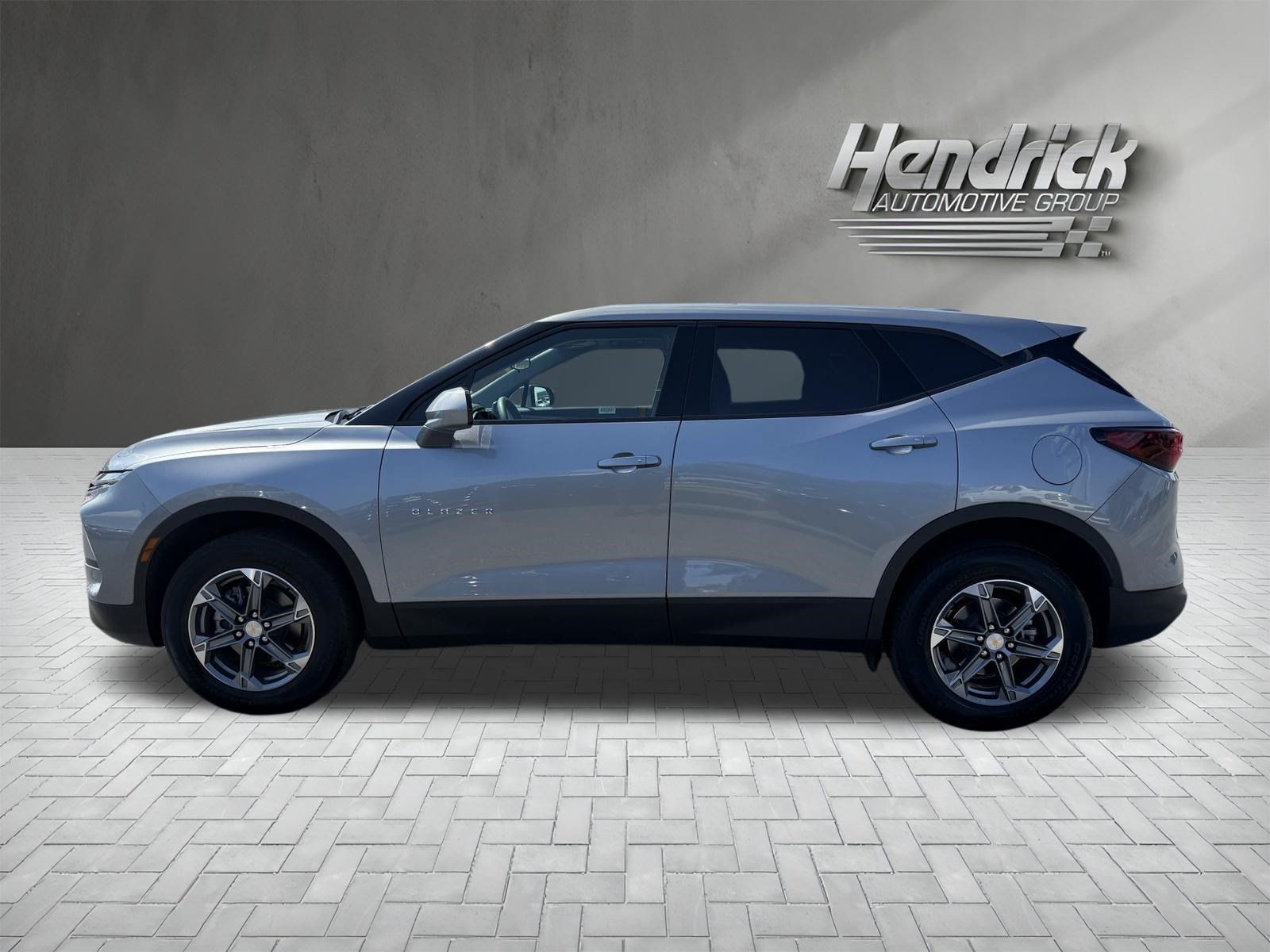 Used 2025 Chevrolet Blazer LT FWD image 7