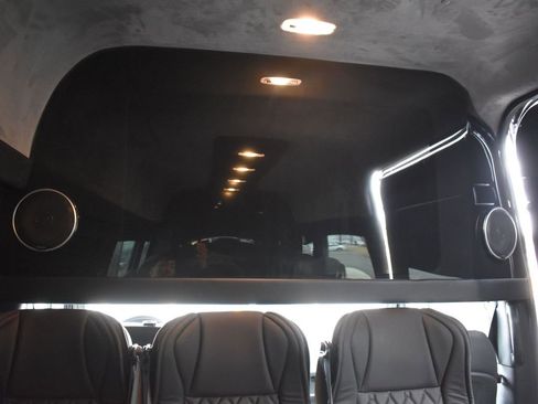 Used 2024 Mercedes-Benz Sprinter 3500 w/ Parking Package image 33