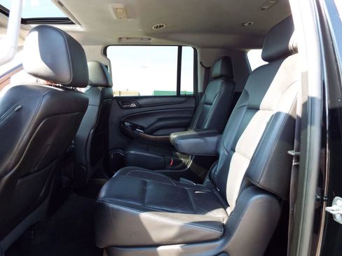 Used 2015 Chevrolet Suburban LTZ image 23
