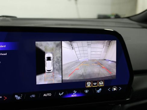 New 2026 Chevrolet Equinox EV LT image 40