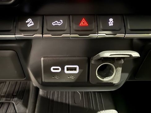 Used 2022 GMC Sierra 1500 SLE image 22