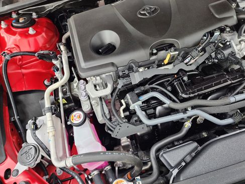 Used 2025 Toyota Camry SE image 20