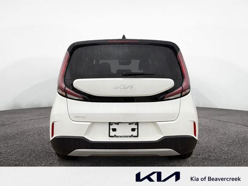 Used 2023 Kia Soul LX image 4