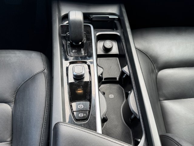 Used 2024 Volvo XC60 B5 Core AWD/4WD image 21