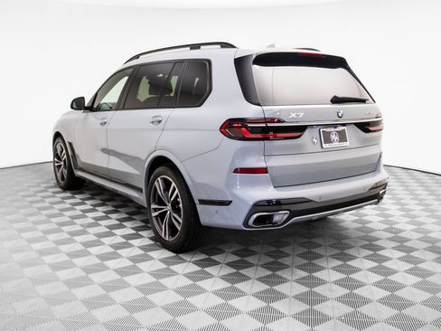 Used 2023 BMW X7 xDrive40i w/ M Sport Package image 3