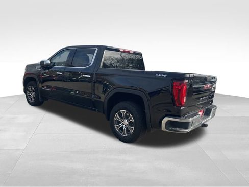 Used 2025 GMC Sierra 1500 SLT image 3